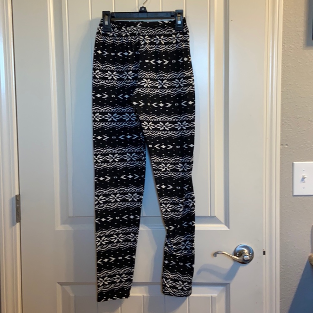 Always black and white winter leggings
